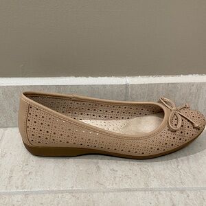 Women's Tan Ballet Flats